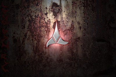HD Star Trek Klingon rusty wallpaper Star Trek Klingon wallpaper set on rust.